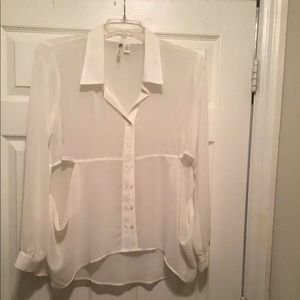 Degrees cut out long sleeved white top .never worn.